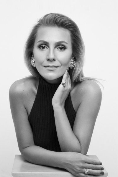 21-10/26/mirela_cerica_portre_vogue.jpg