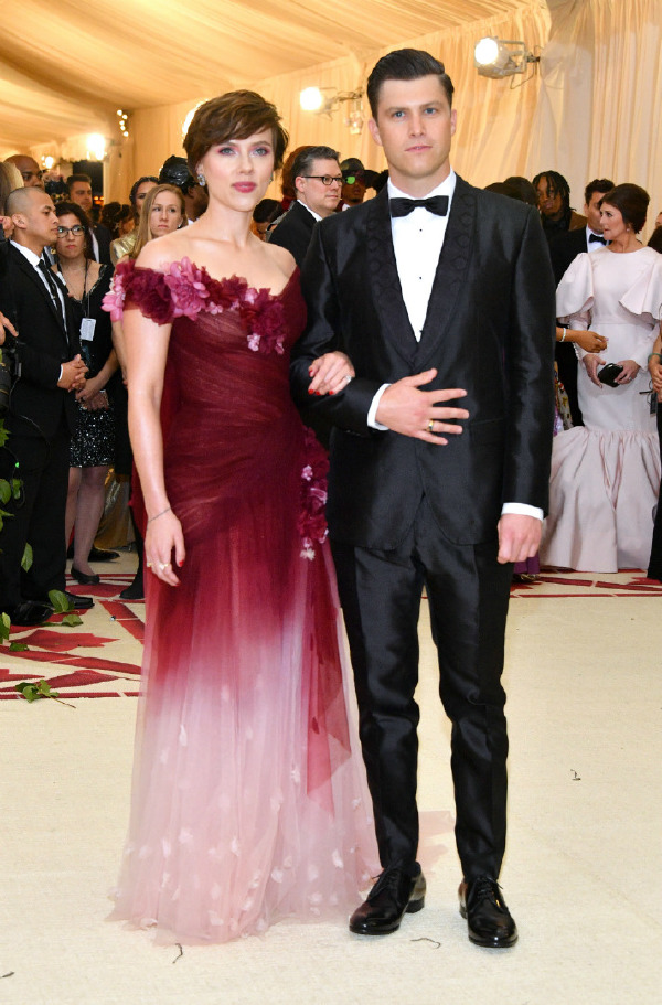 Scarlett Johansson & Colin Jost
