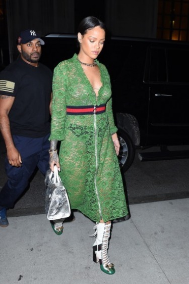 Rihanna'nın Kimono Stili
