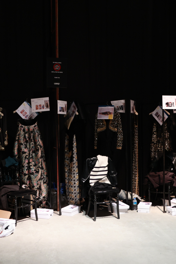 Backstage: Chanel Métiers d'Art 2023/24