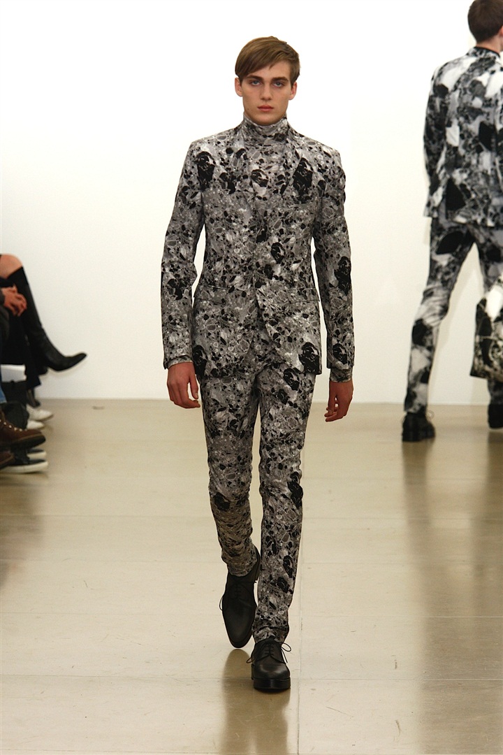 Christian Dior modaevinin yeni artistik direktörü Raf Simons oldu