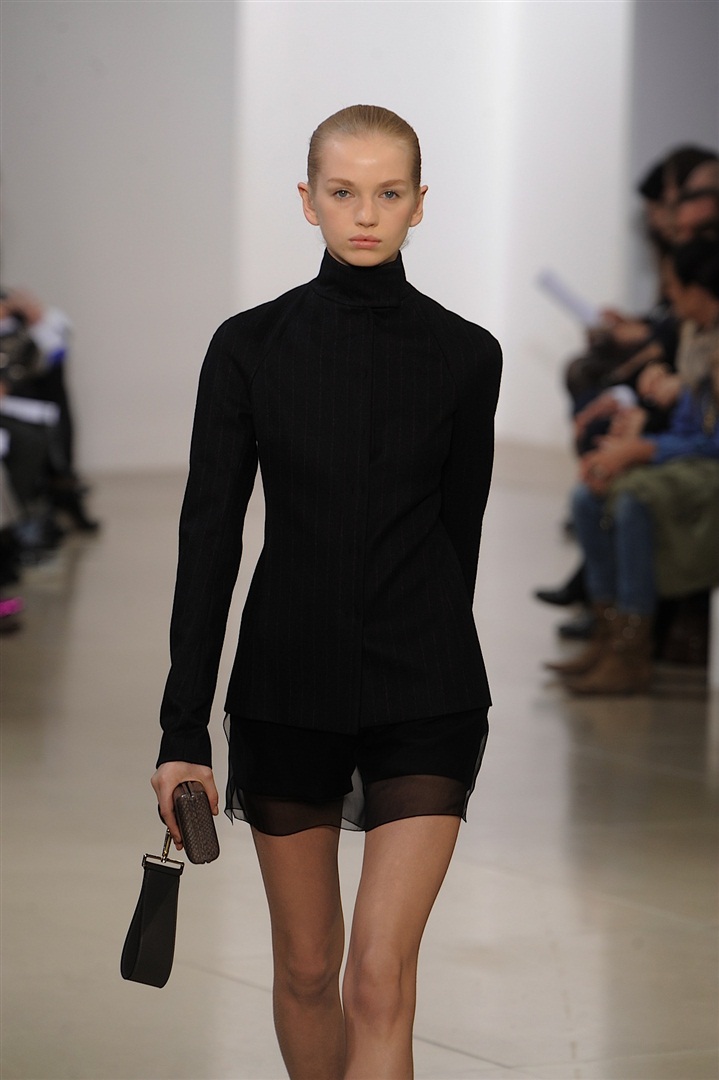 Christian Dior modaevinin yeni artistik direktörü Raf Simons oldu