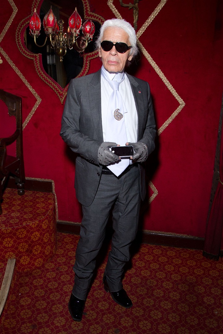 Carine Roitfeld, Paris Moda Haftası sırasında vampir temalı bir balo düzenledi.