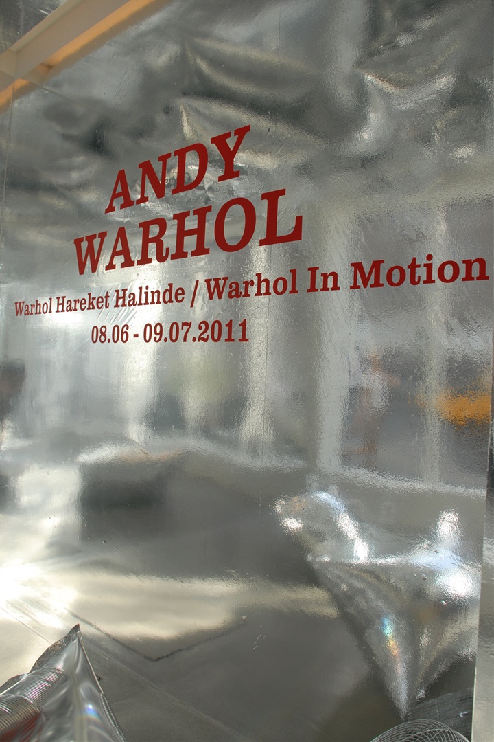 Andy Warhol'ün çalışmalarından oluşan sergi Galerist'in 3 farklı mekanında açıldı.