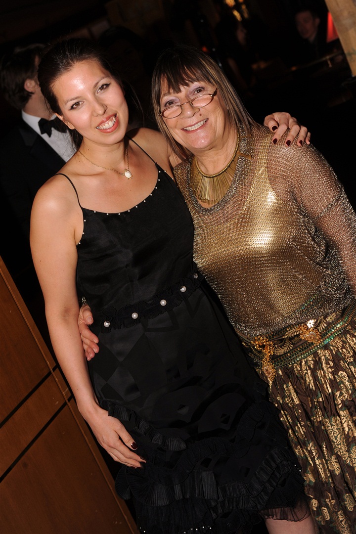 2011 CFDA Ödül gecesi davetlileri Marc Jacobs onuruna düzenlenen partiyle devam etti geceye.