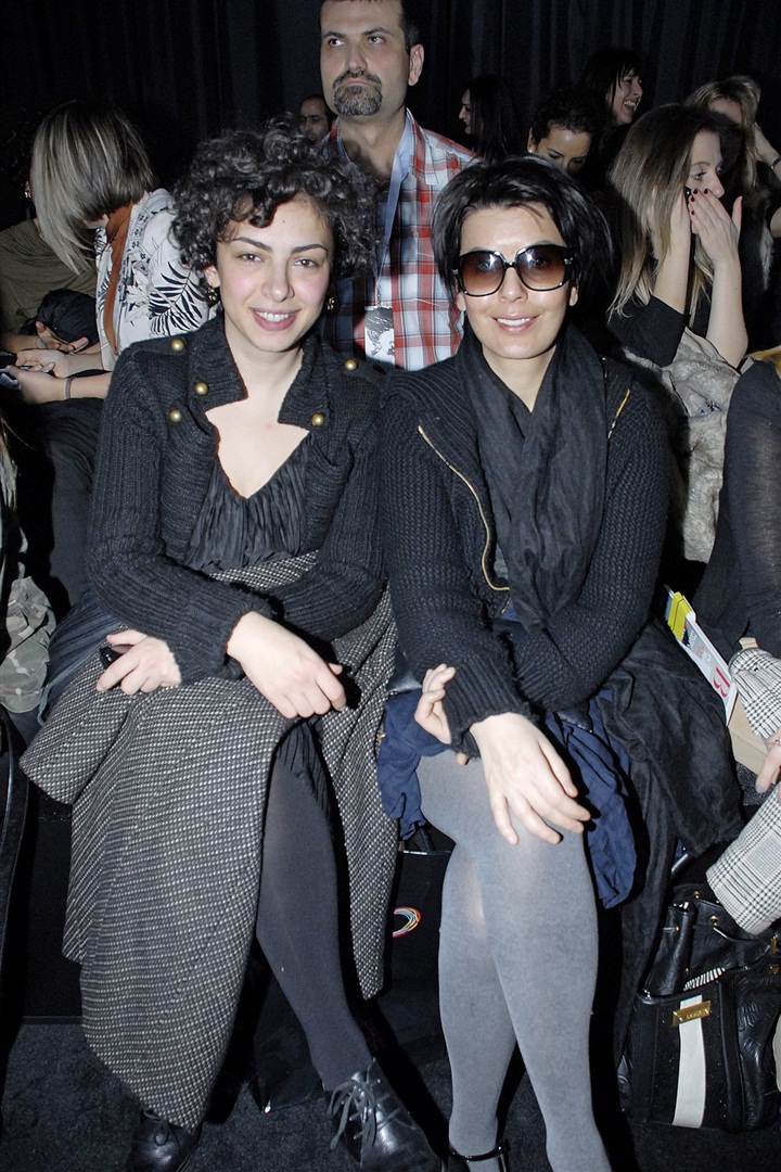 İstanbul Fashion Week 2011 defilelerinin ön sırasında kimler vardı?