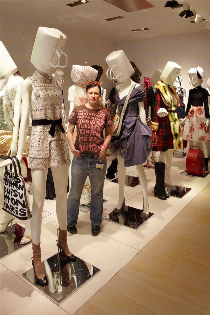 Louis Vuitton'un Londra'daki yeni mağazası ezberi bozan bir davetle açıldı.