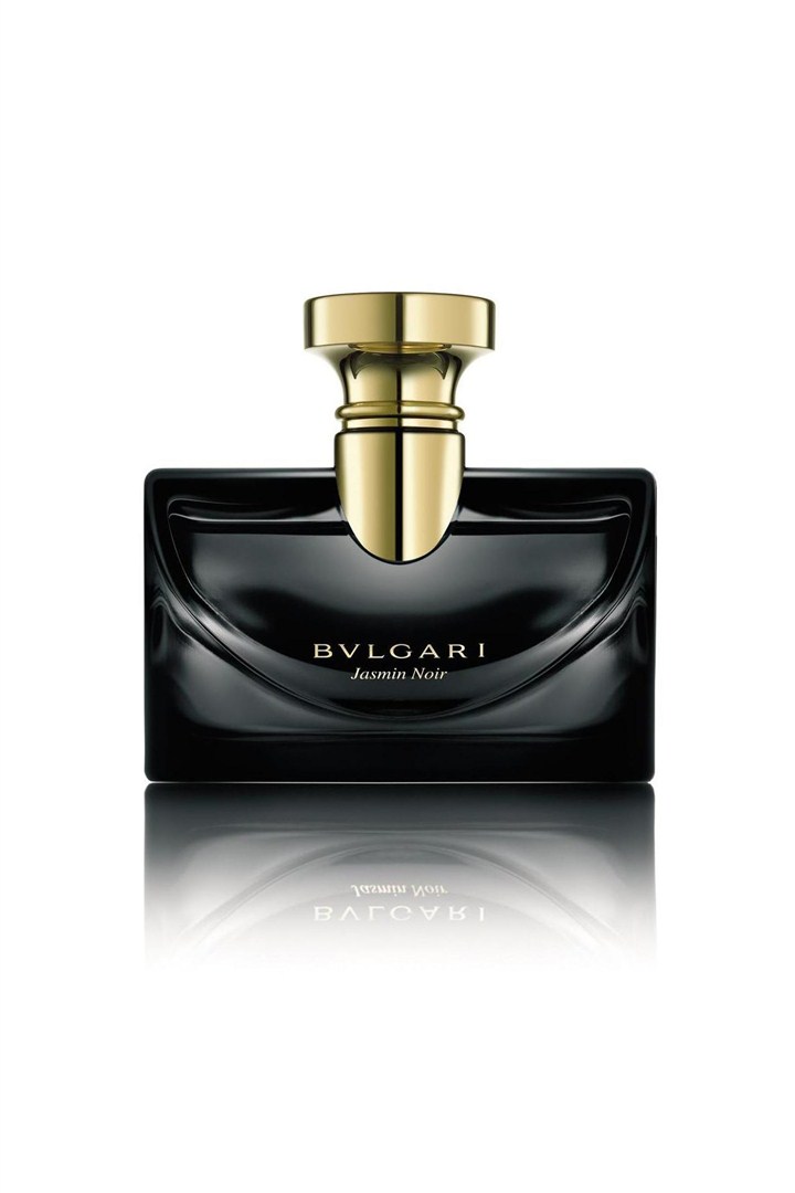 Vogue Türkiye editörleri 2011 yaz koleksiyonlarından bir görünüm uygun bir parfüm seçti.