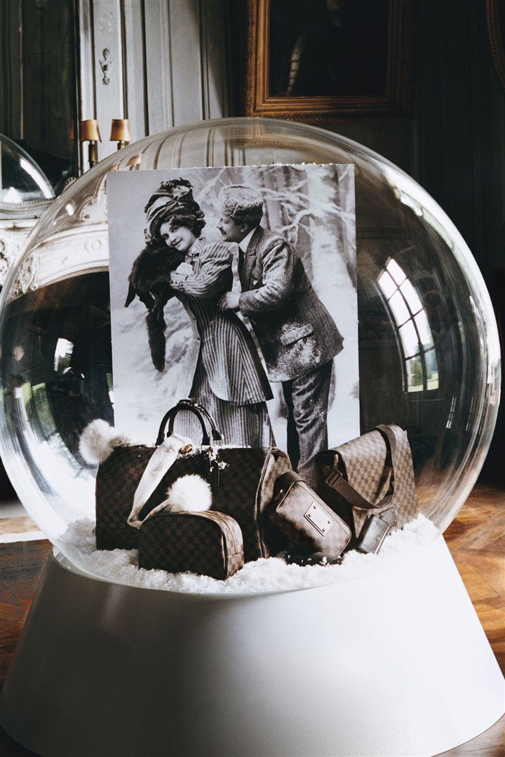 Louis Vuitton 2010 Winter Holidays Specials Koleksiyonu için tıklayın.