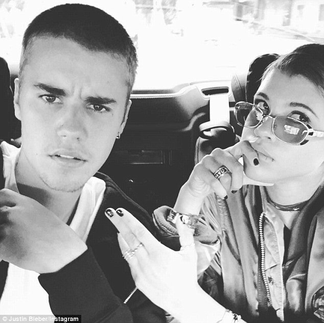 Justin Bieber Instagram Hesabını Selena Gomez Yüzünden mi Sildi?