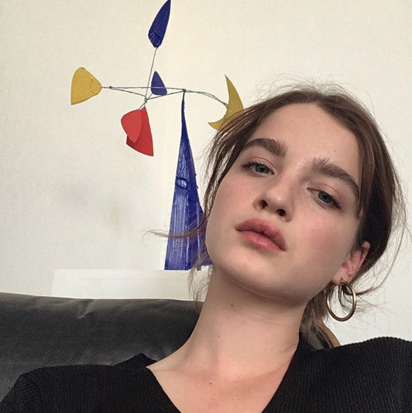 Stella Maxwell'den Emily Ratajkowski'ye Haftanın Güzellik Instagramları