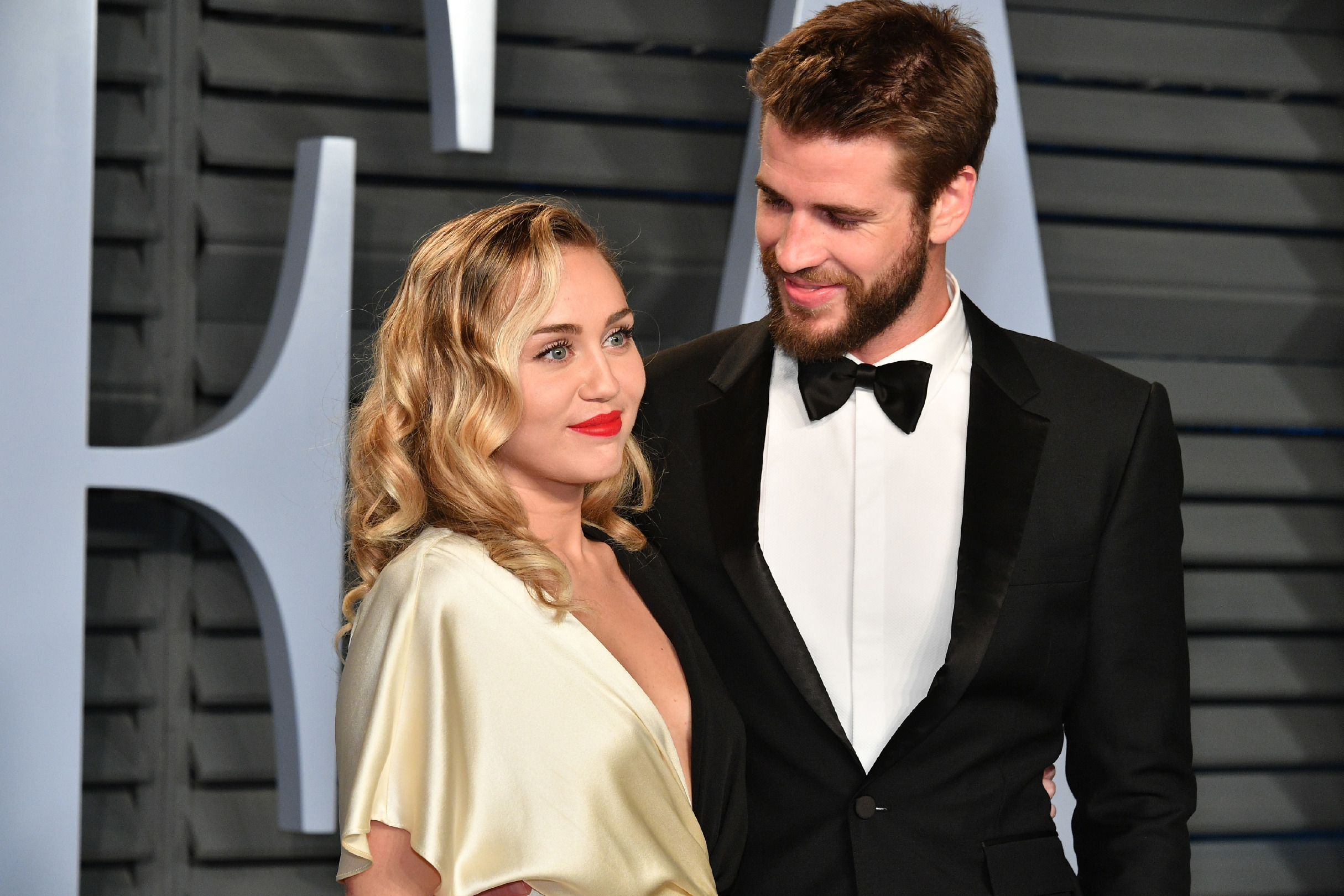 Liam Hemsworth ve Miley Cyrus Boşanıyor!