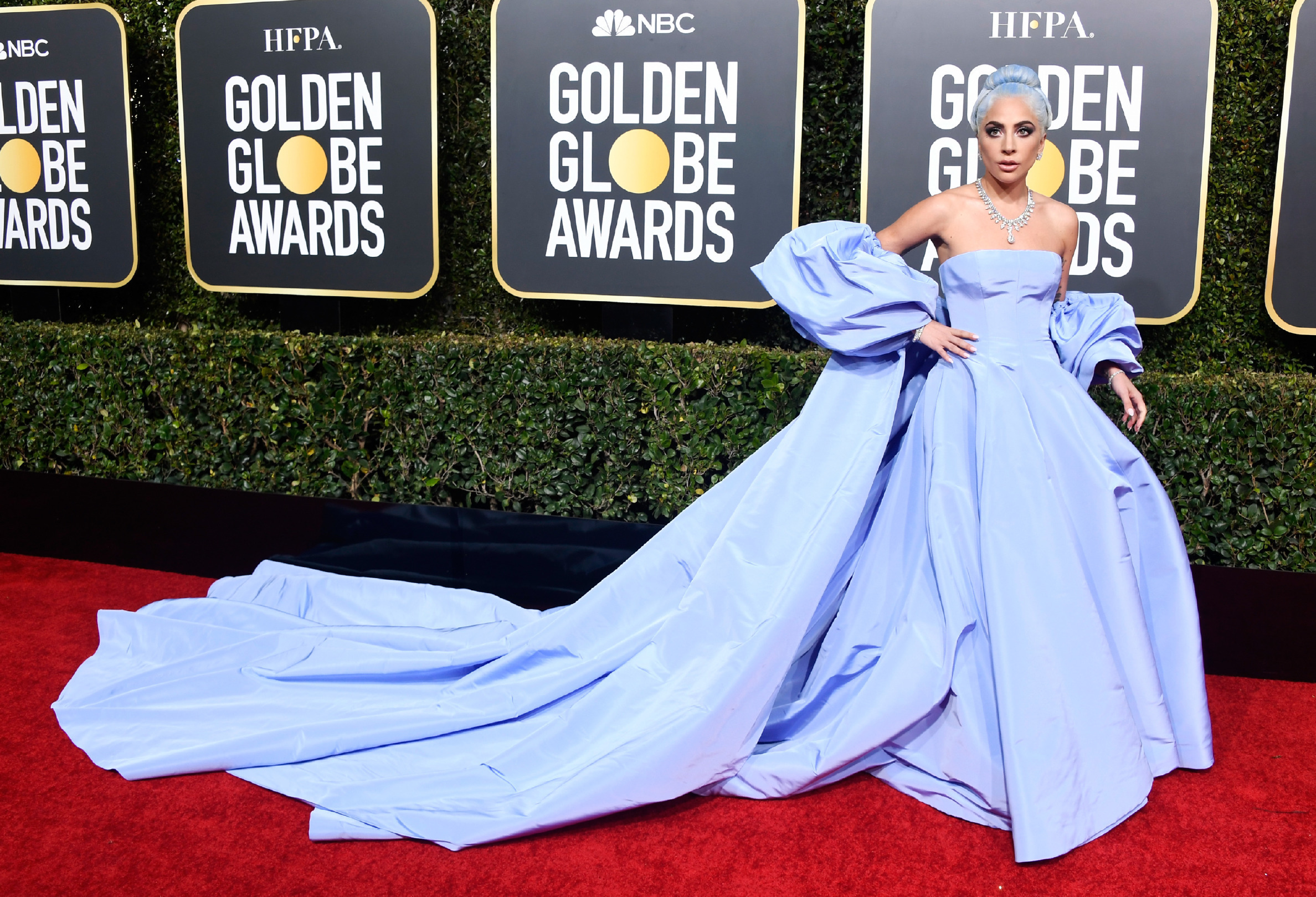 Lady Gaga'nın Golden Globe Elbisesi Otelde Unutulursa
