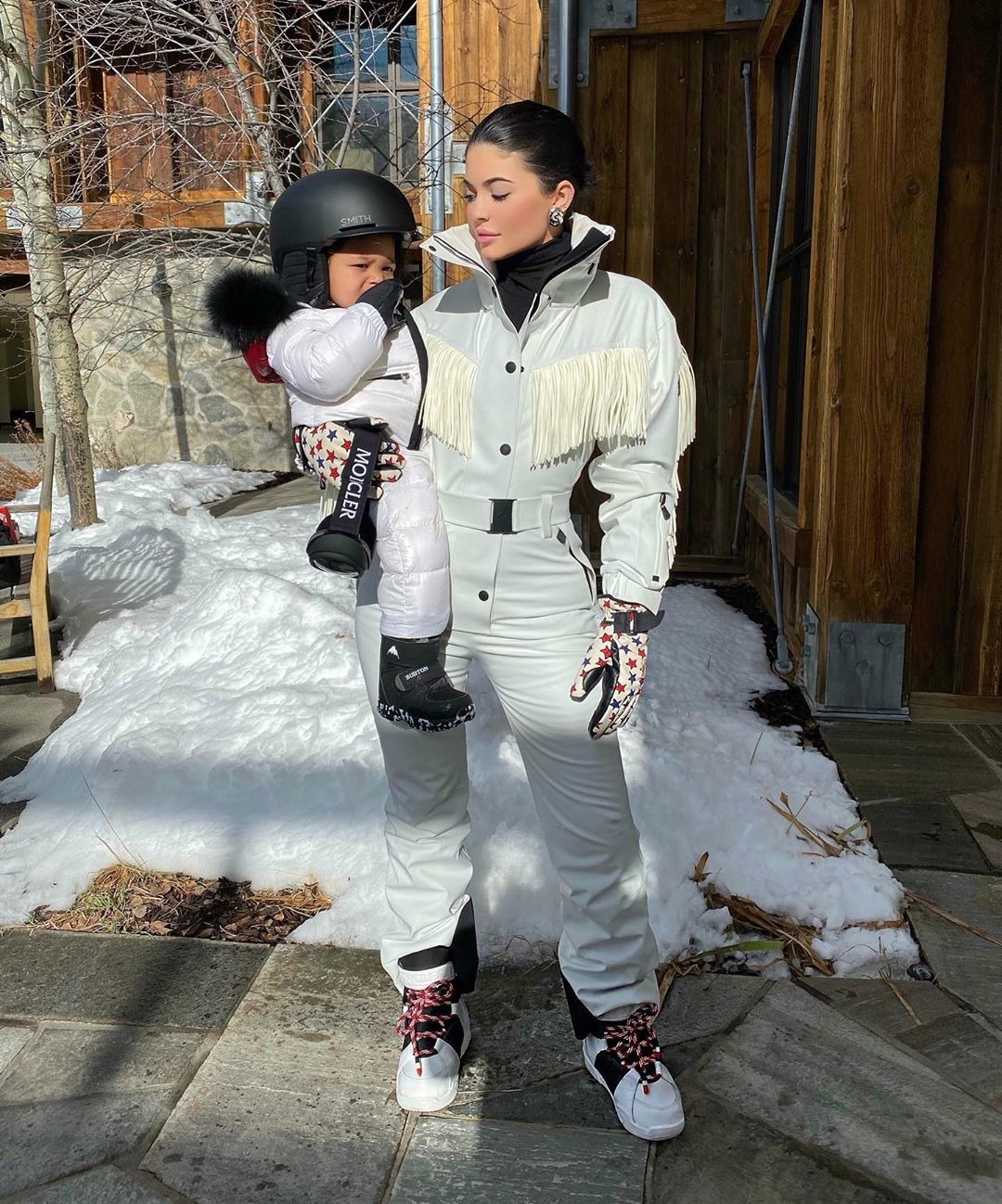 Kylie Jenner Kayak Tatilinde, Yüksek Modanın Çekim Alanında