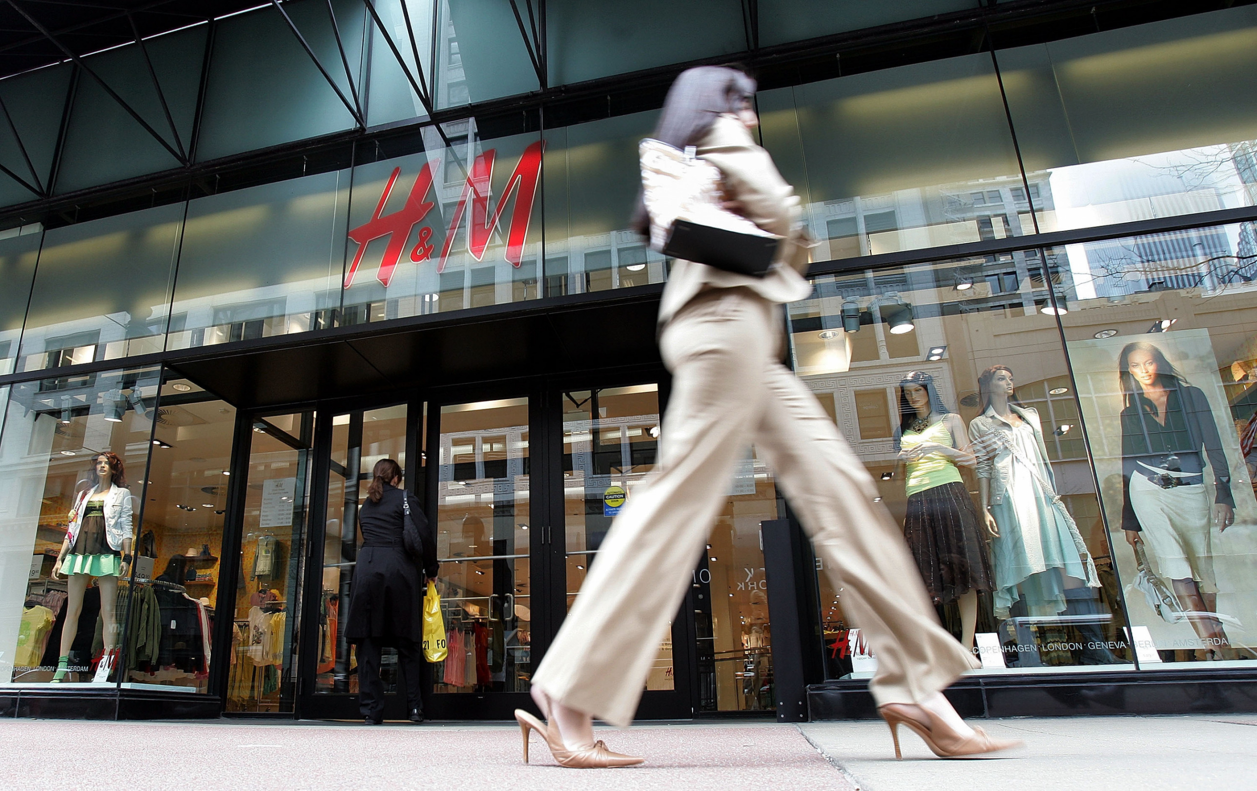 H&M Grubu Çin'deki ve Avrupa'daki Mağazalarını Kapıyor