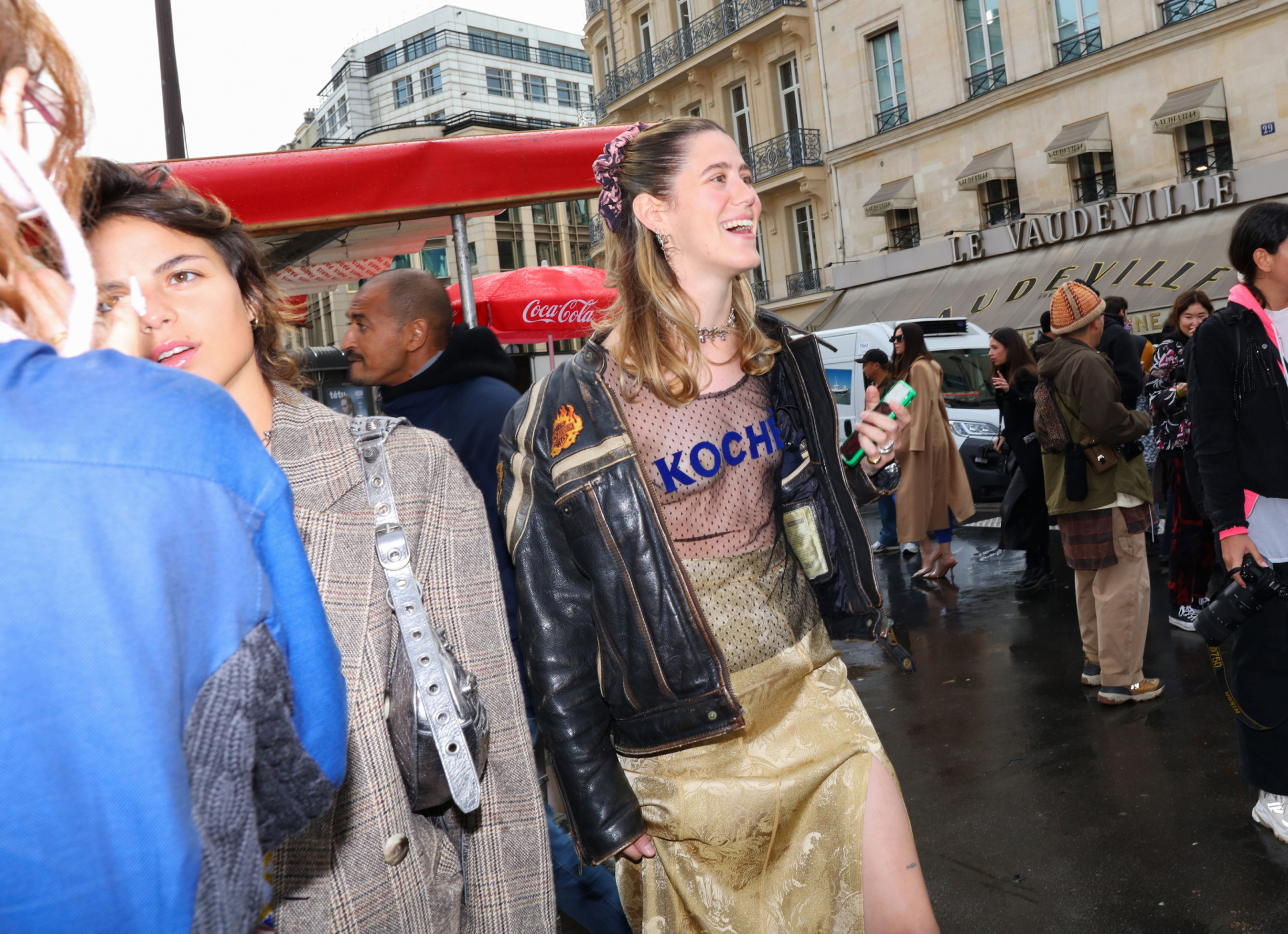 Sokak Stili: 2023 İlkbahar/Yaz Paris Moda Haftası