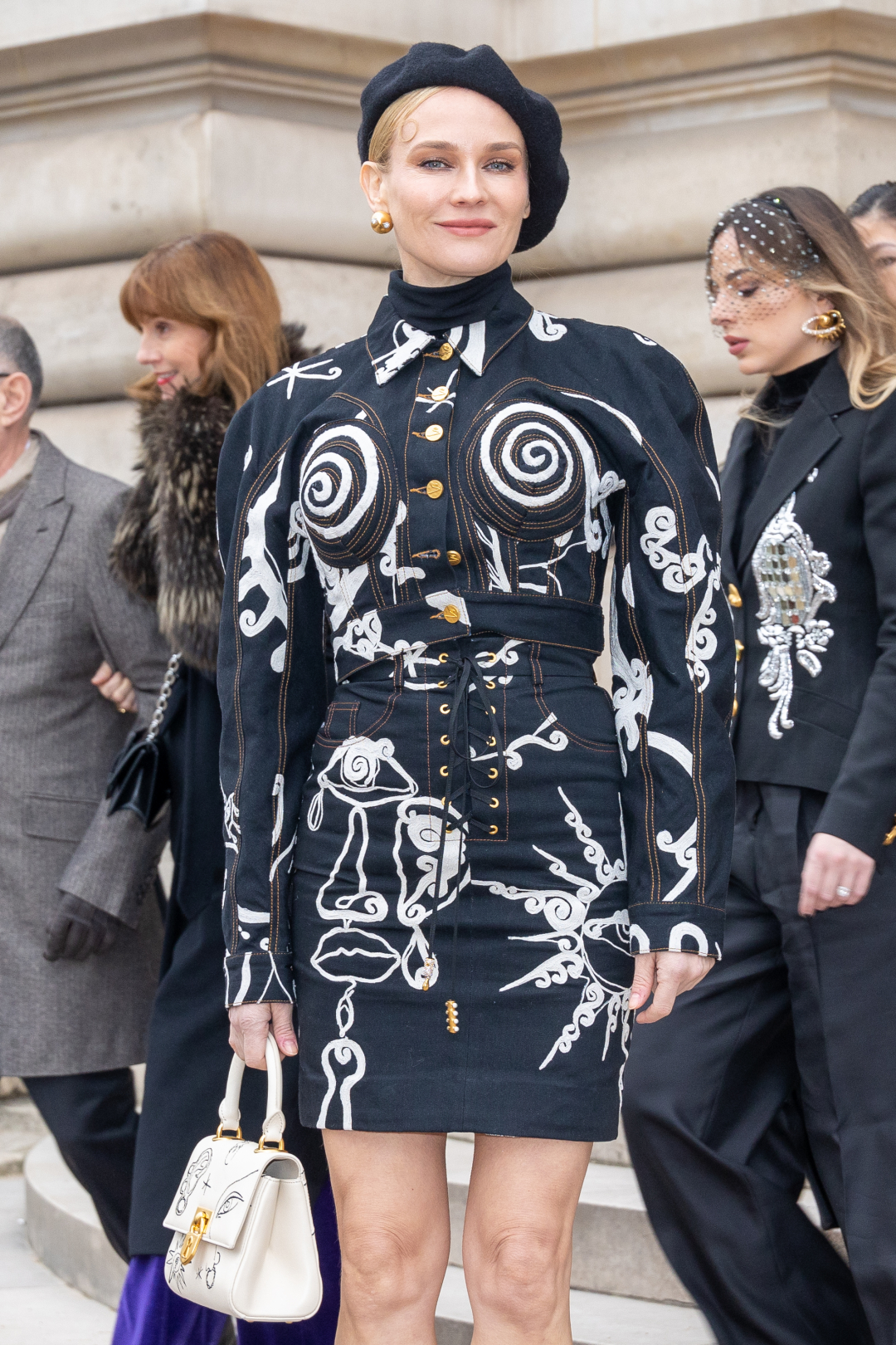 2023 İlkbahar/Yaz Paris Haute Couture Moda Haftası'nda Yıldızlar Geçidi