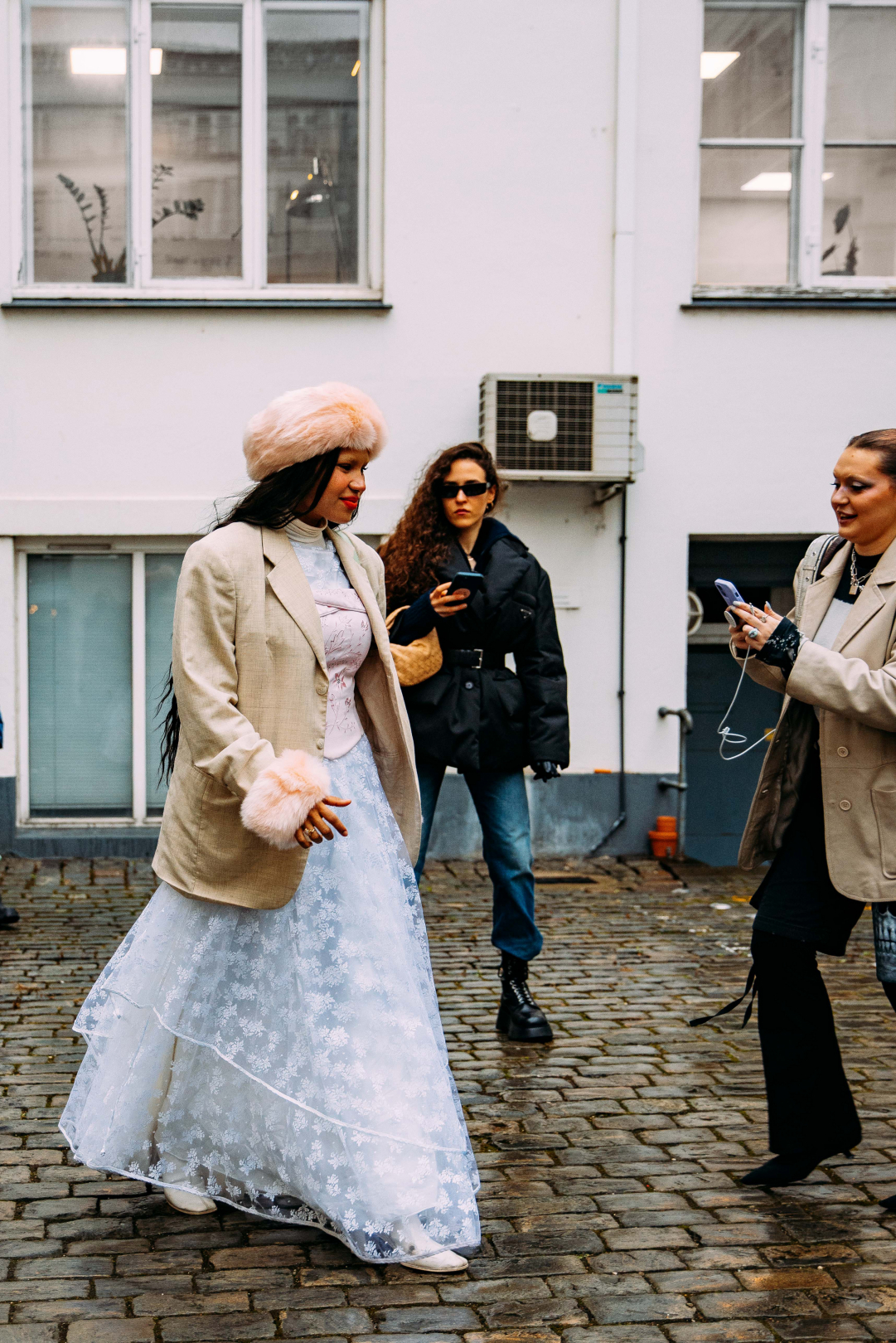 Sokak Stili: 2023-24 Sonbahar/Kış Kopenhag Moda Haftası