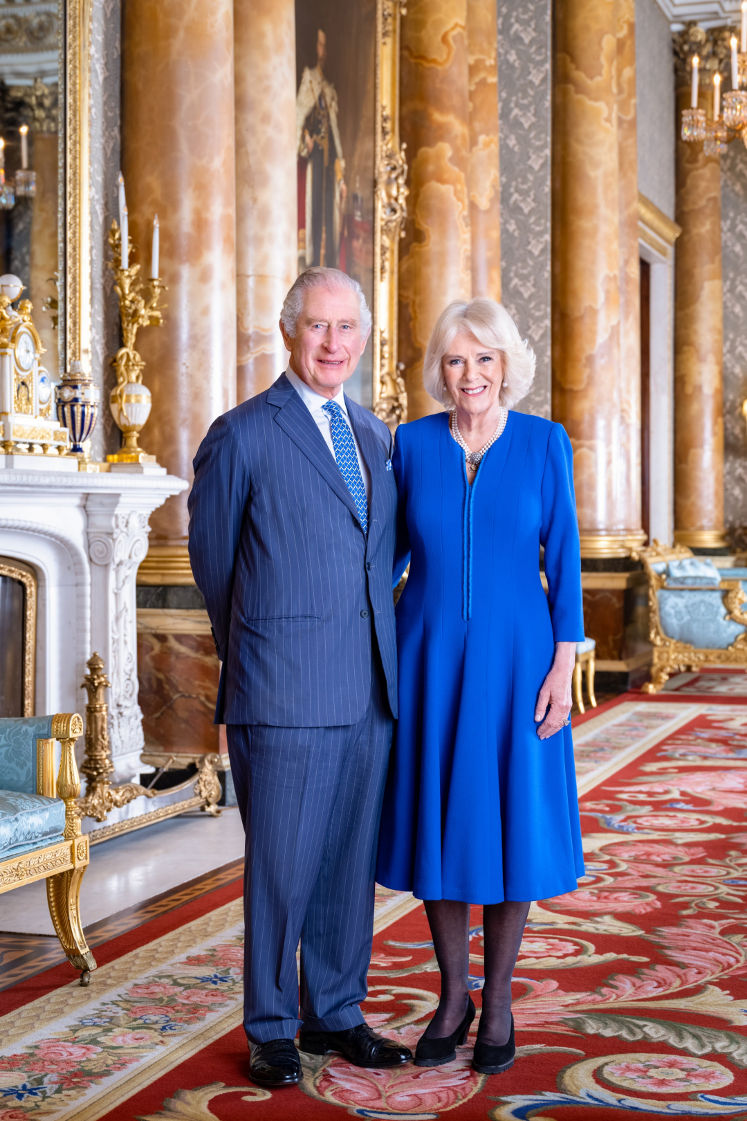 Buckingham Sarayı, Kral ve Kraliçe Eşi'nin Yeni Fotoğraflarını Paylaştı