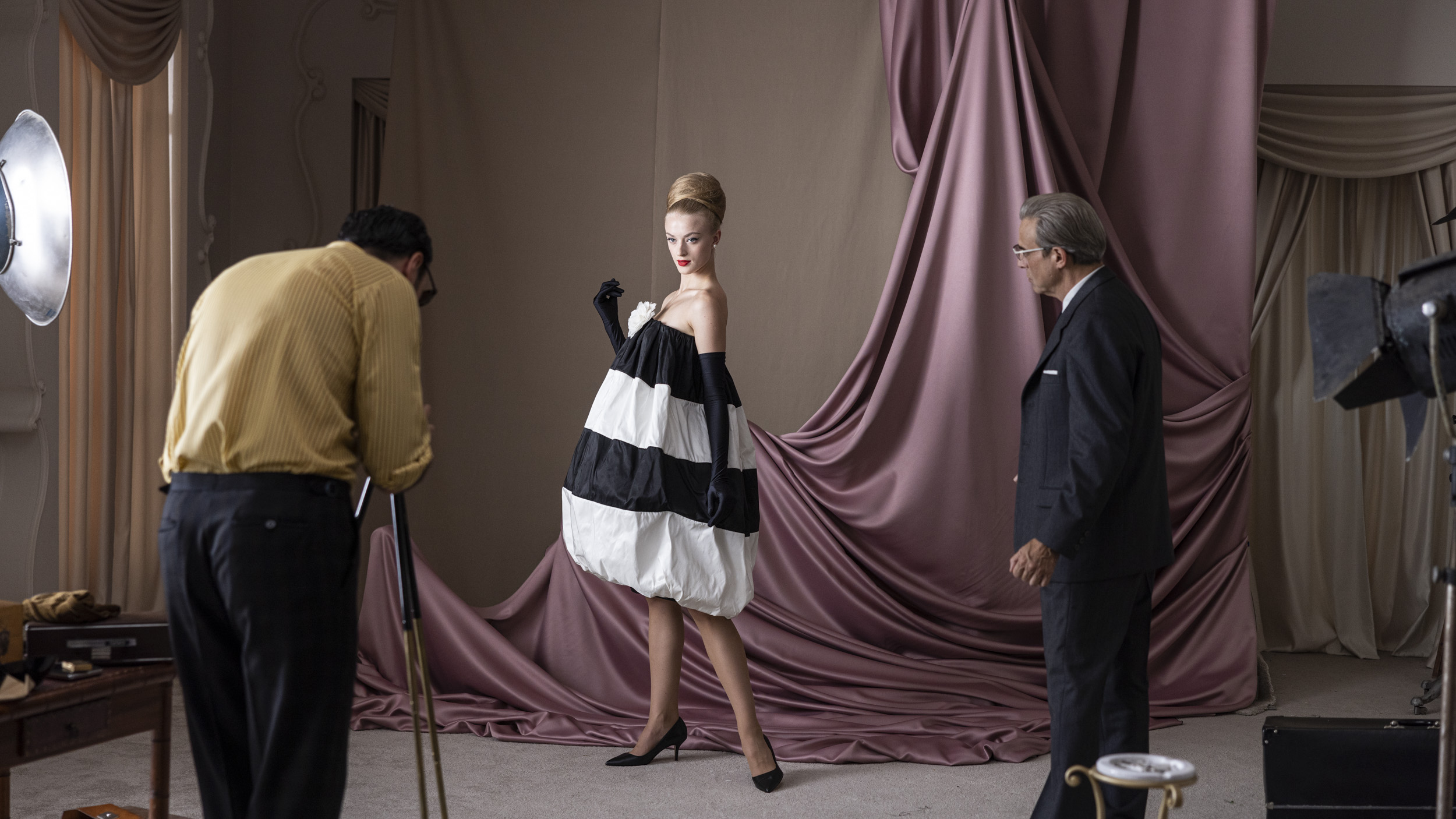 Cristóbal Balenciaga'nın Dizisinden Dior'un 2024 Pre-Fall Koleksiyonu'na Haftanın Moda Haberleri
