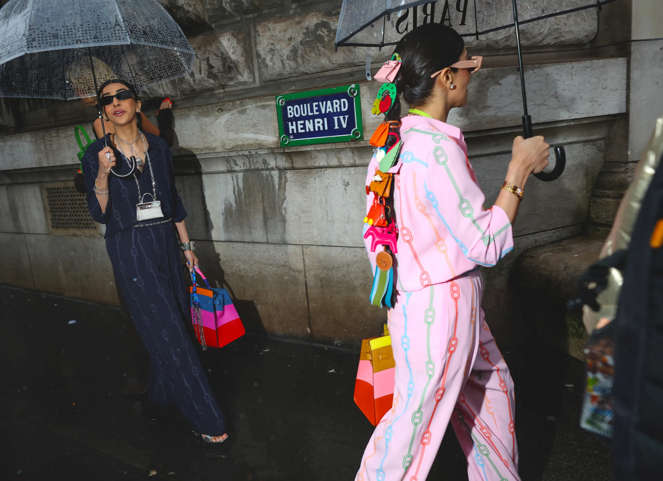 Sokak Stili: 2024-25 Sonbahar/Kış Paris Moda Haftası